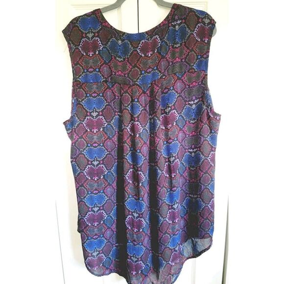 Torrid Harper 3 Multicolored Snake Skin Henley‎ Sleeveless Blouse SZ 3X (22/24) - Picture 2 of 9